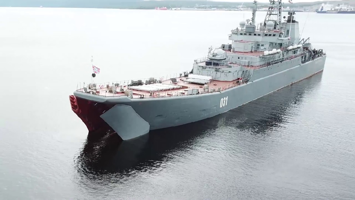 Два десантні кораблі Північного флоту РФ залишилися в Чорному морі після навчань